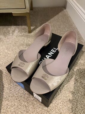CHANEL Grey Patent Open Toe Shoes